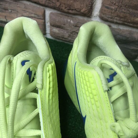 Athletic_Shoes